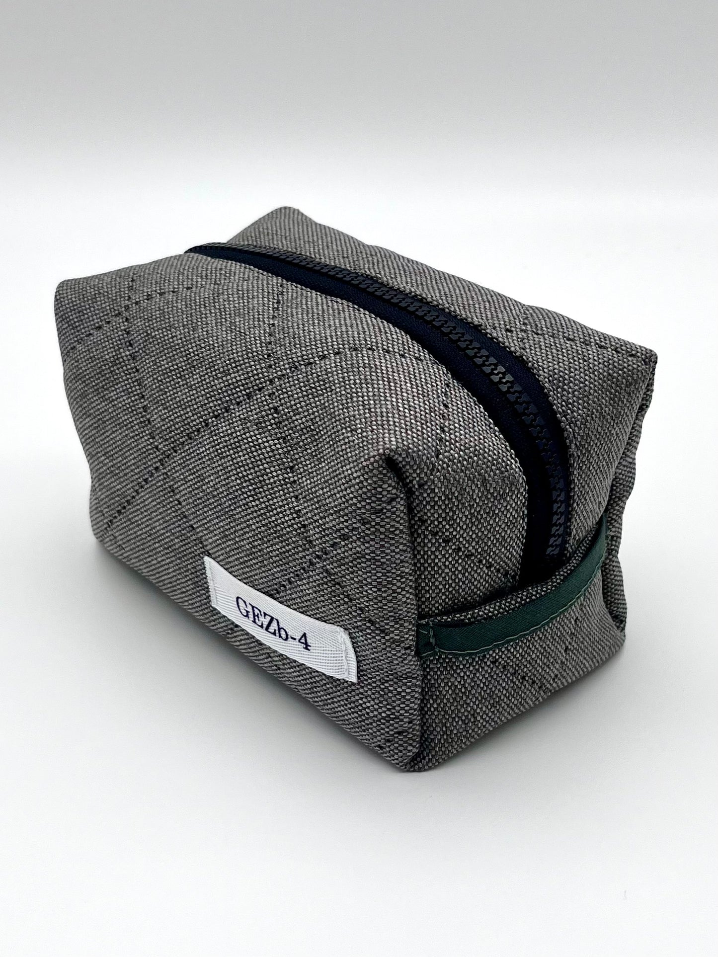 Smoke Make-up Bag Medium