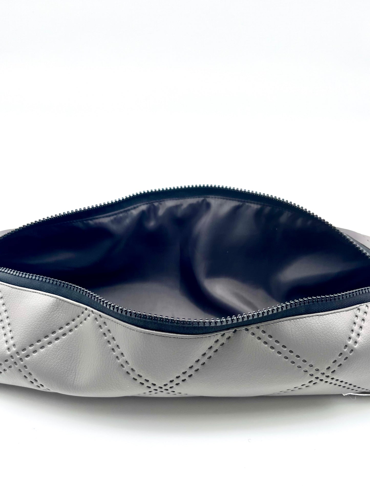 Elegant Grey Hair Styler Bag