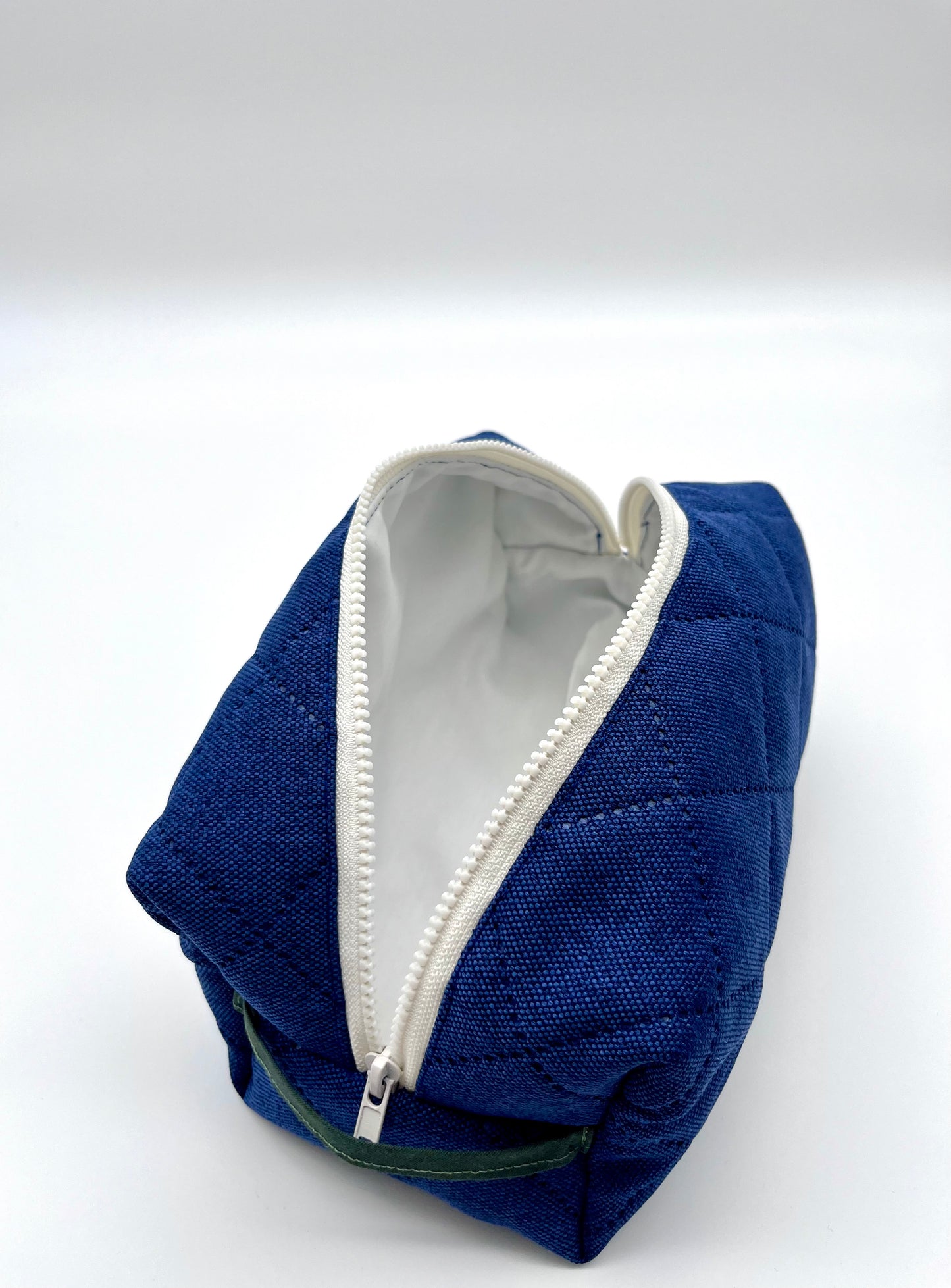 Dark Denim Make-up Bag Medium